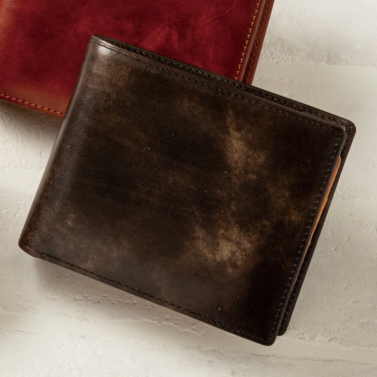 SNOBBIST] ミュージアムカーフ二つ折り財布 ブラック(ブラック): JAL