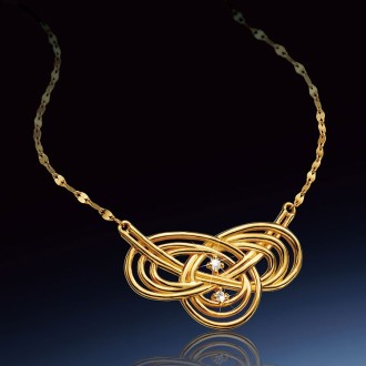 ＜永遠の絆 エターナルノット＞純金とダイヤモンドの宝飾ペンダント