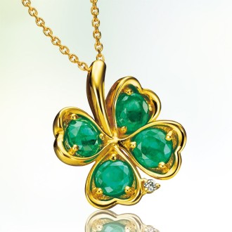 ＜幸運のクローバー＞ 1カラットのエメラルドとダイヤモンドの18金宝飾ペンダント