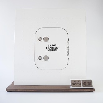 [JALオリジナル]ボーイング777 カーゴコントロールパネルカットモデル