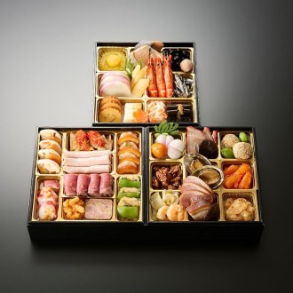 [彦根花しょうぶ・銀座 ポルトファーロ・銀座 花蝶]和洋中三段重「饗宴」