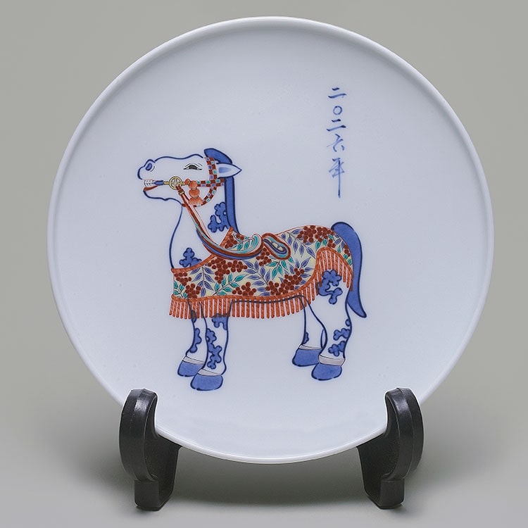 [柿右衛門窯]柿右衛門イヤーズプレート2026年度版『染錦 南天馬文 皿』