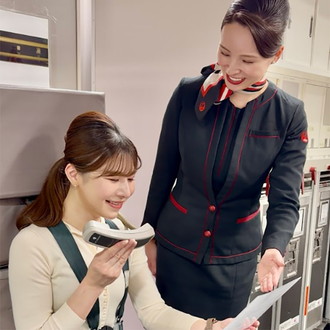 JAL訓練施設での国際線ビジネスクラス洋食機内食＆ワインテイスティング付きCA体験（サービス要員コース）