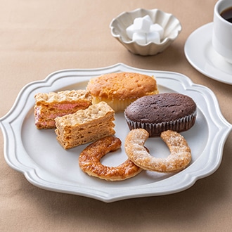 [ガトー・ド・ボワイヤージュ]横浜馬車道スイーツセレクション 18個