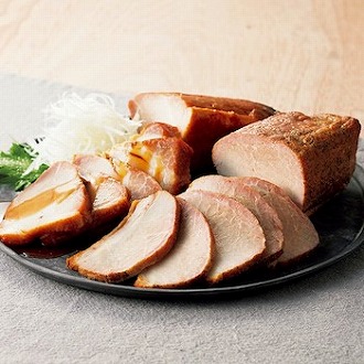 兵庫[肉の山喜]秘伝のタレ焼き豚、八鹿豚の旨塩焼き豚（各1本）