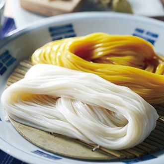 稲庭手業うどん・稲庭薬膳うどんギフト（つゆ付・秋田産古式杉箱入り）