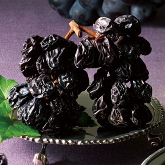 伊藤さんの枝付き干しぶどう（巨峰）