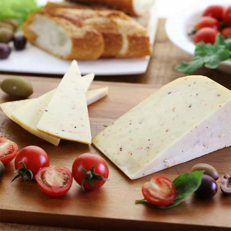 ゴーダ オリーブ＆トマト