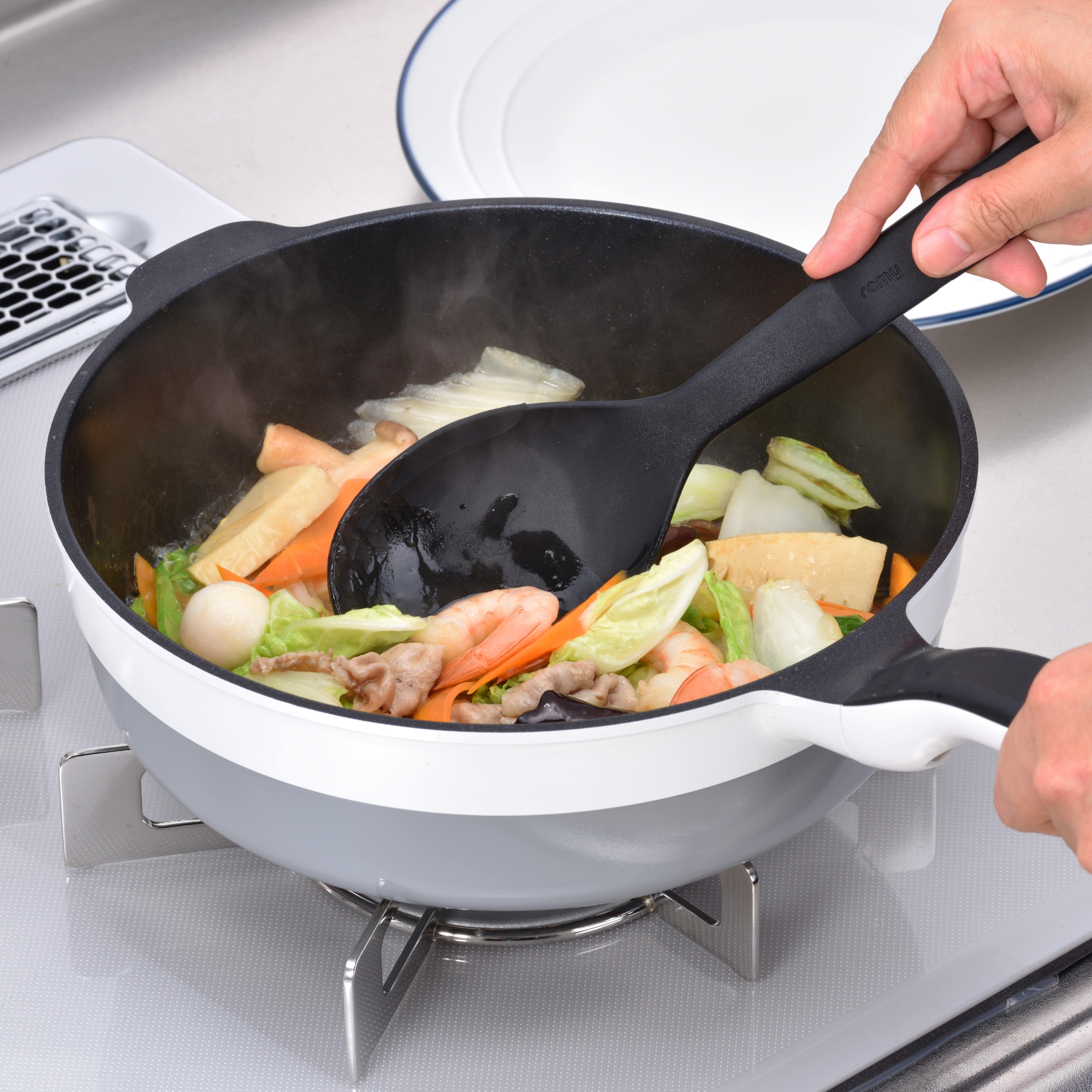 remy こそげるスプーン ブラック RHF-316