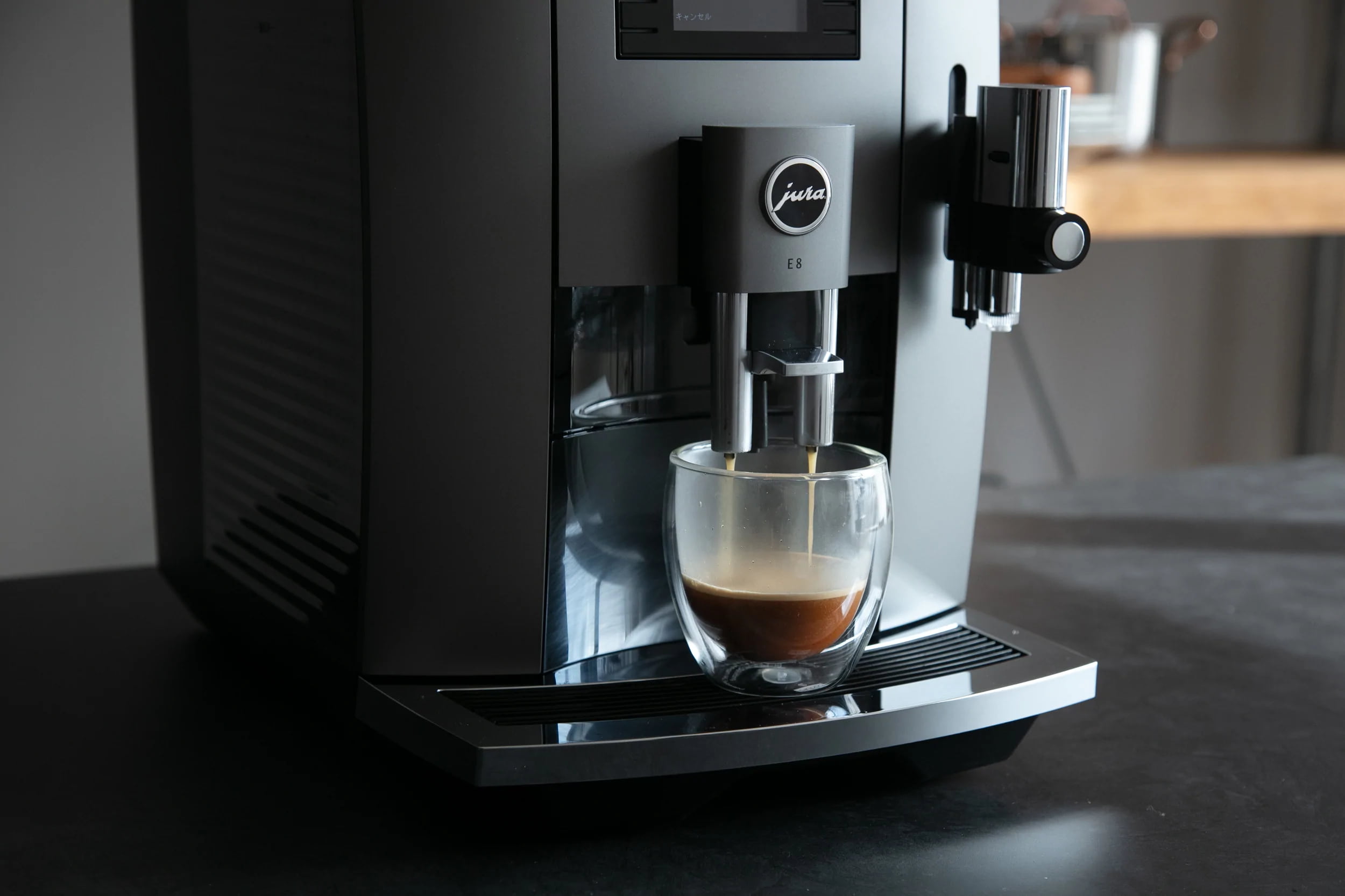 JURA ユーラ 全自動コーヒーマシン 家庭用 エスプレッソ カフェラテ カプチーノ DarkInox ダークイノックス E8
