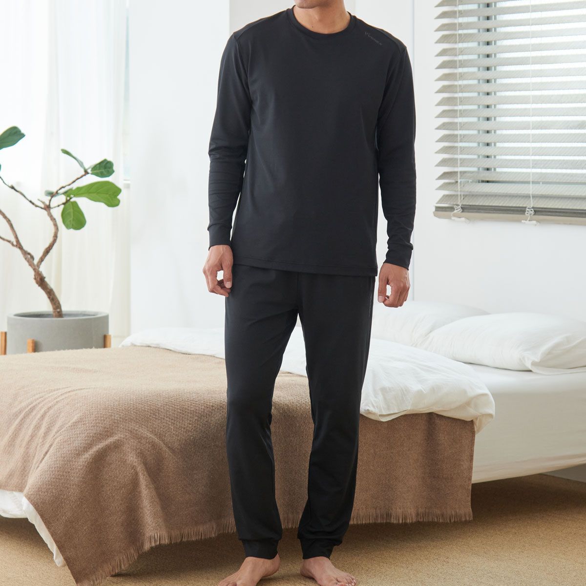 ベネクス リカバリーウェア スタンダードドライ+ ≪一般医療機器≫ ロングスリーブクルーネック ジョガーパンツ 上下セット メンズ ブラック ブラック L