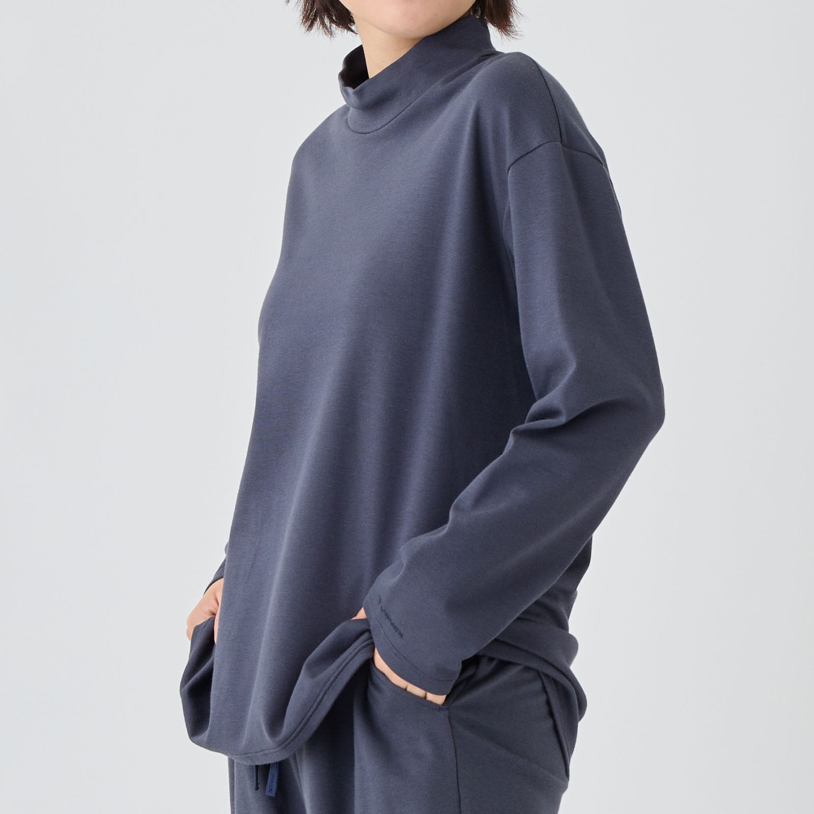 ベネクス リカバリーウェア コンフォートタッチ ハイネック 長袖  レディース ネイビー
