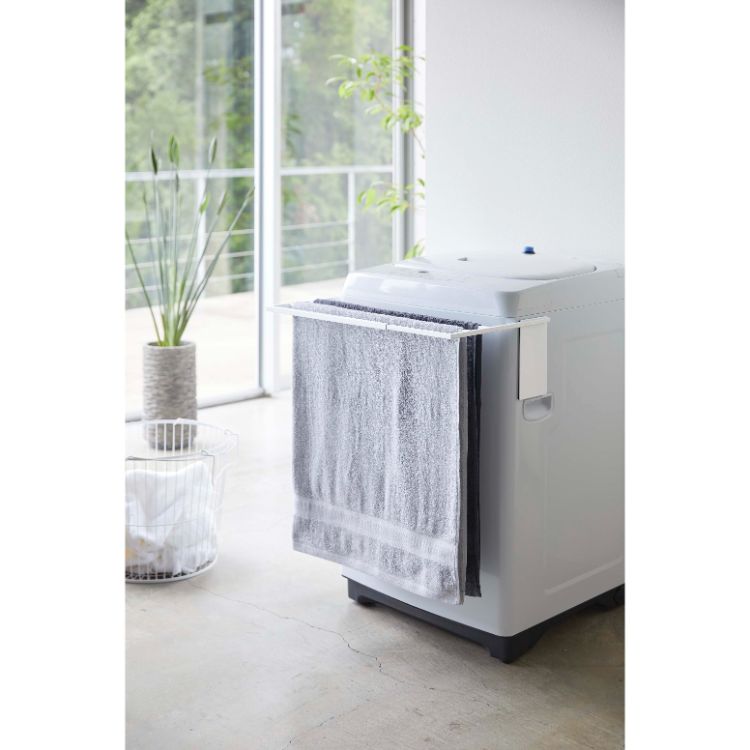 マグネット伸縮洗濯機バスタオルハンガー　タワー　ホワイト