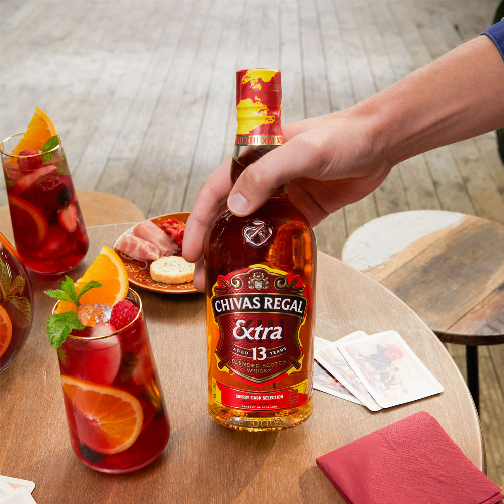 ブレンデッドスコッチウイスキー シーバスリーガル 13年 エクストラ オロロソシェリーカスク 700ml | ペルノ・リカール正規輸入品