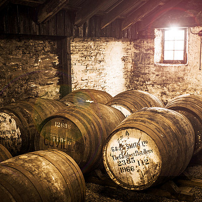 シングルモルトウイスキー ザ・グレンリベット 12年 700ml | ペルノ・リカール正規輸入品〔0170〕