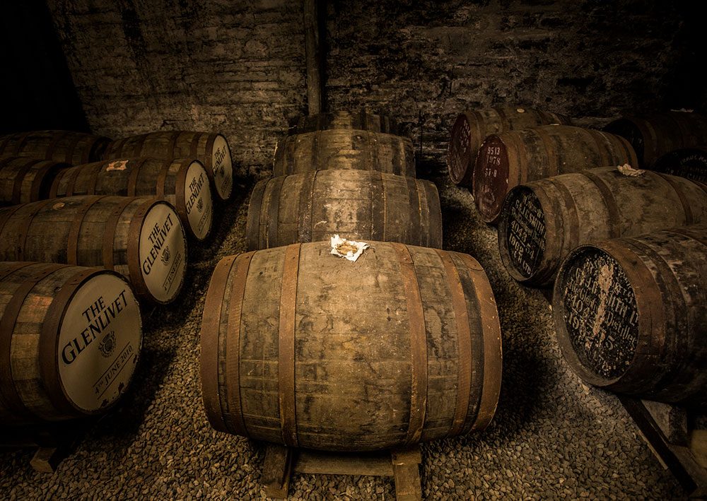 アメリカンホワイトオークのバーボン樽熟成が生み出す、フルーティーでリッチな味わい