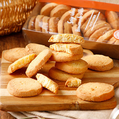 【送料込み】成城石井自家製 プレーンサブレ(アーモンド&カシューナッツ)4パック | D+2