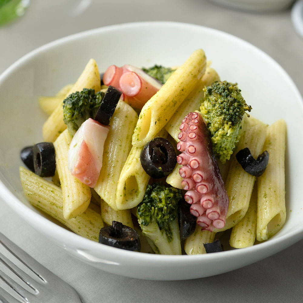 成城石井自家製 タコとブロッコリーのジェノベパスタサラダ