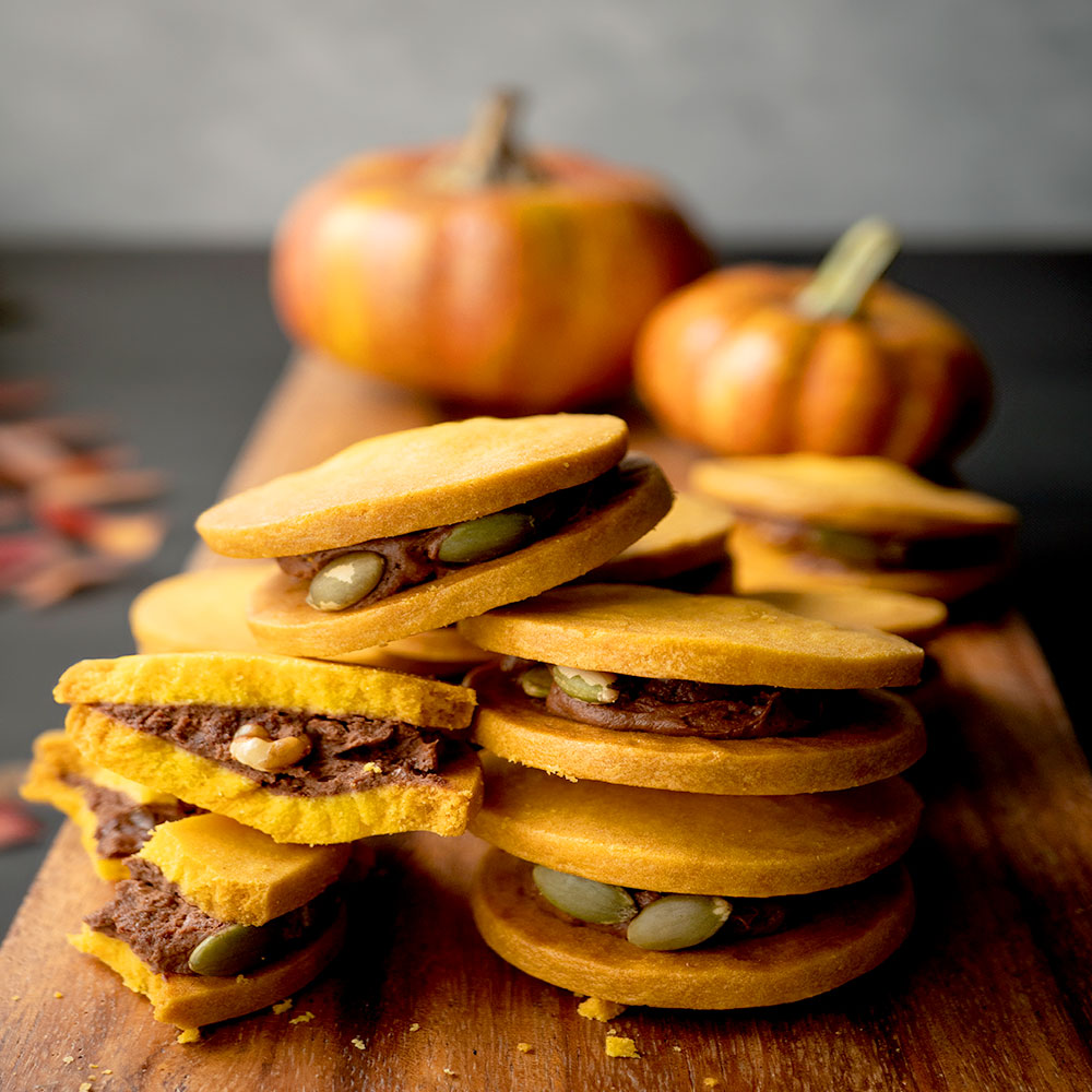 成城石井自家製 パンプキンサブレショコラサンド 8個 | D+2