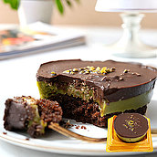 成城石井自家製 ドバイチョコ風ケーキ 1個 | D+2 / 消費期限：発送日より4日間