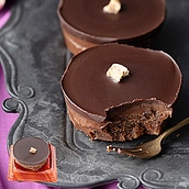 成城石井自家製 無花果と胡桃のキャラメルブラウニー 1個  | D+2 / 消費期限：発送日より2日間