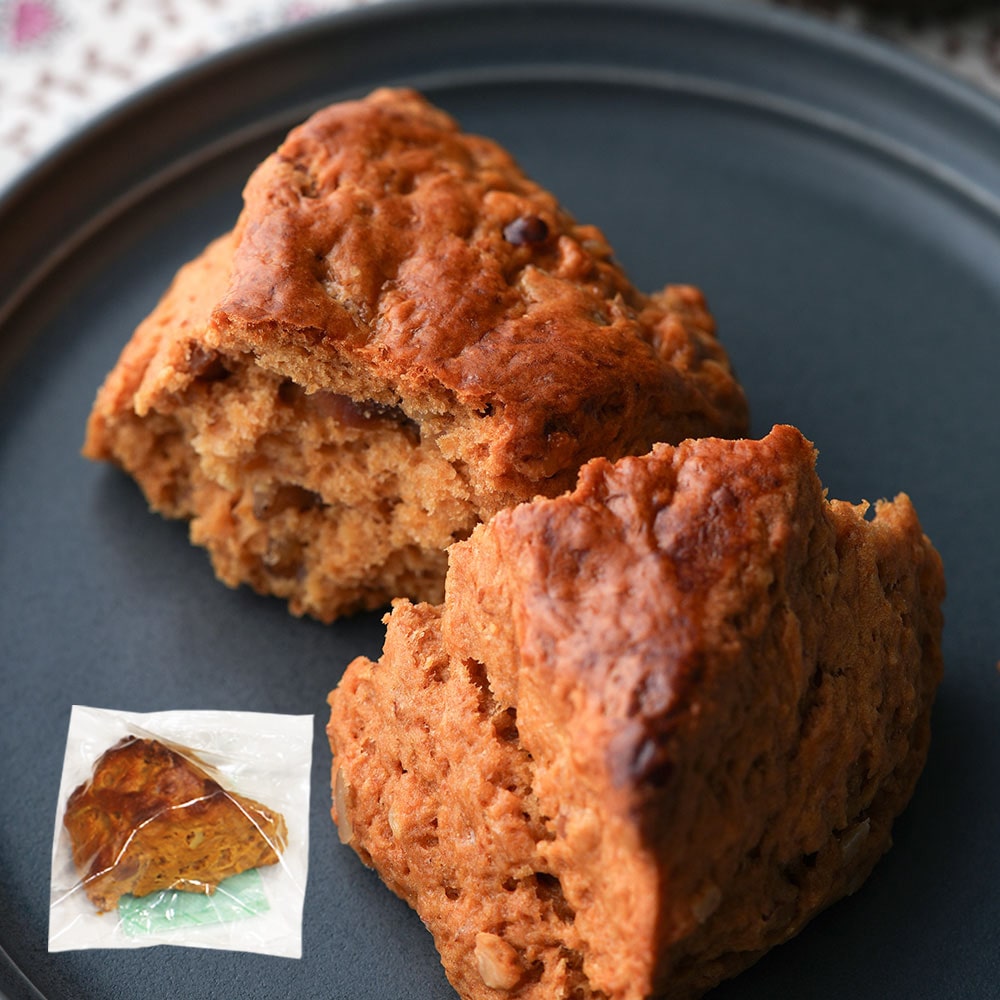 成城石井自家製 焦がしキャラメルナッツスコーン 1個 | D+2