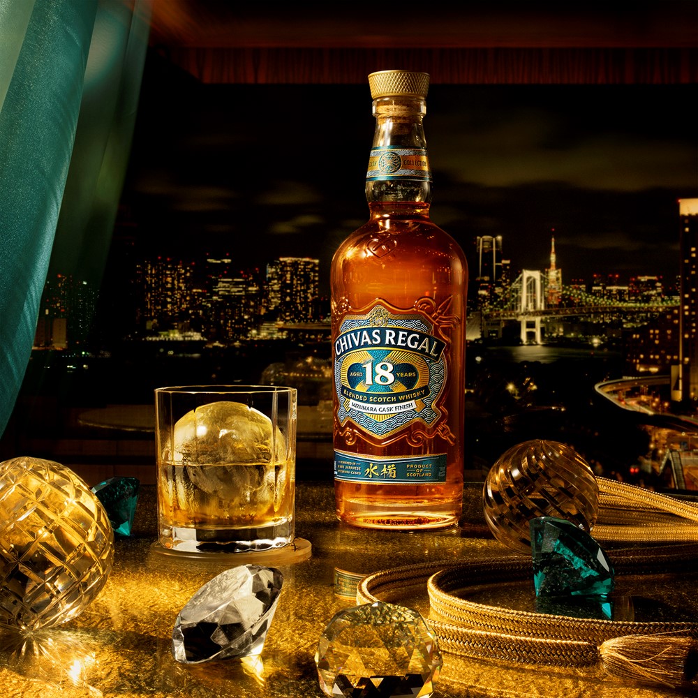 ブレンデッドスコッチウイスキー シーバスリーガル 18年 ミズナラカスクフィニッシュ 700ml | ペルノ・リカール正規輸入品