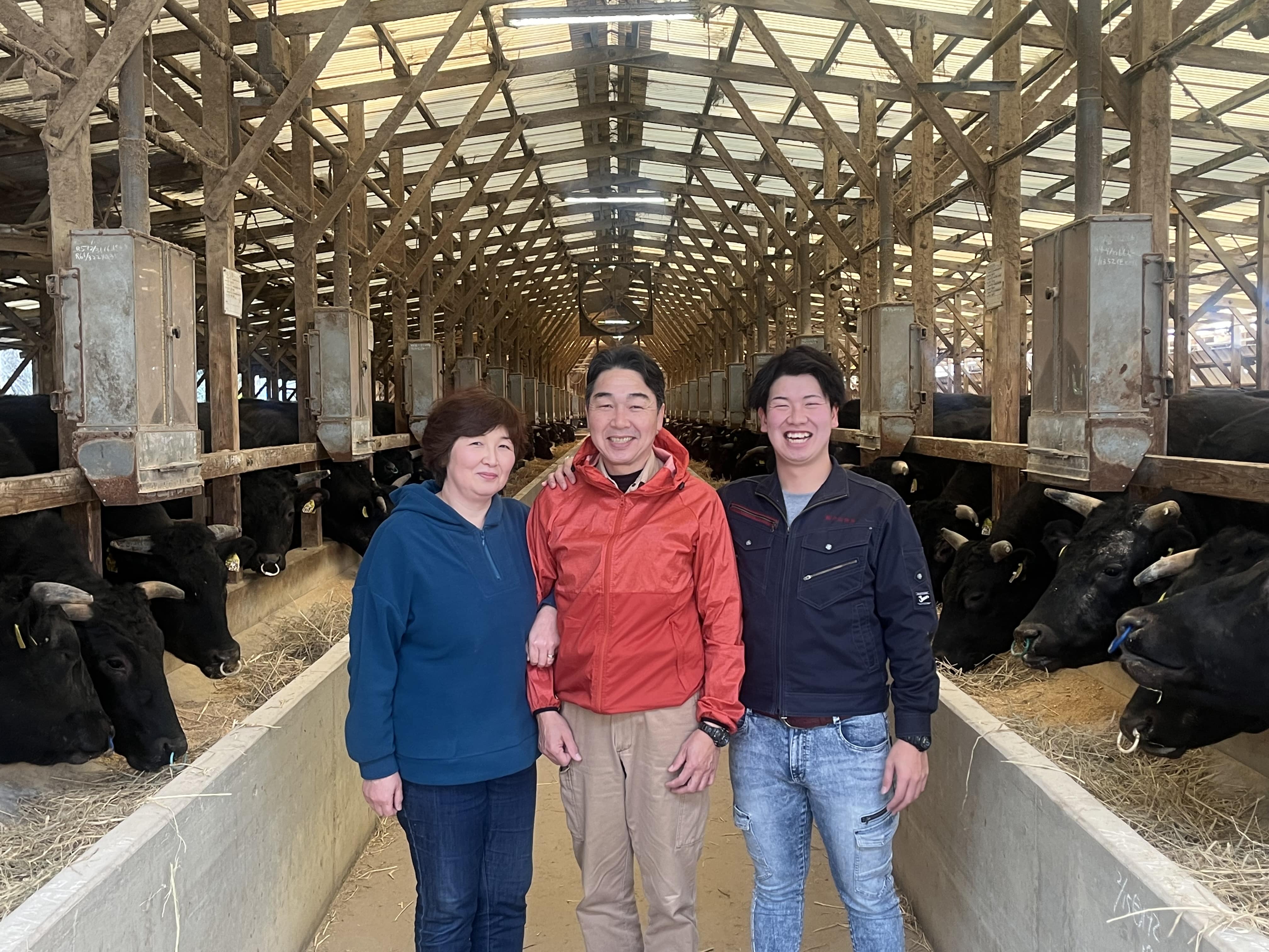 佐賀牛モモすき焼用300g きめ細かな豊潤な風味漂うサシ入り 中山畜産〔唐川牧場〕「株式会社上場食肉」 宅配