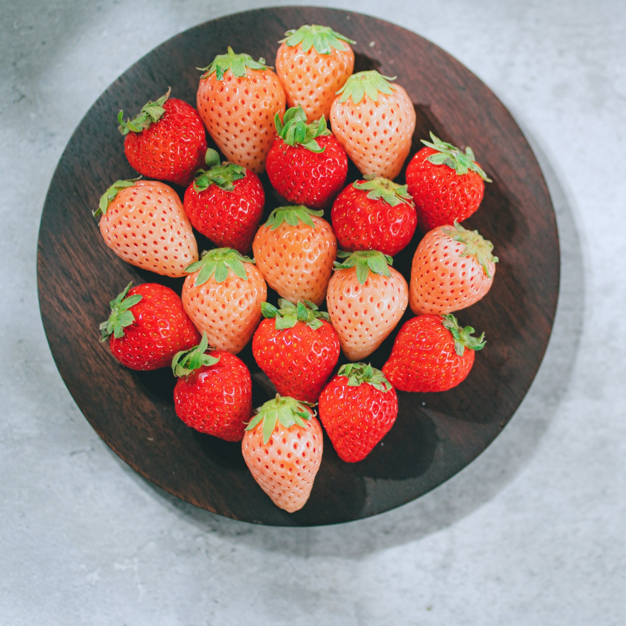 【お歳暮先行予約限定】雅乃苺 紅白セット-淡雪×ゆうべに- 2パック入り【株式会社イチゴラス】 宅配