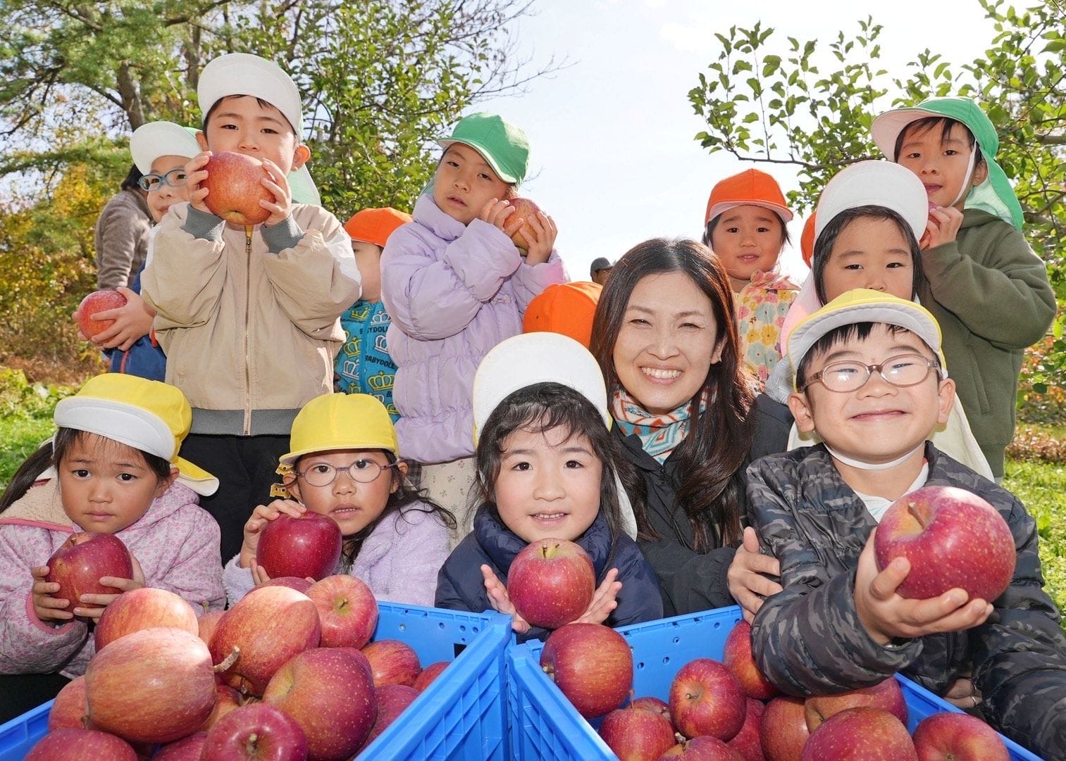 青森県鰺ヶ沢町産『開運りんご』糖度13度以上！ご祈祷した特別なりんご・サンふじ（約8個）「SATO FARM」 宅配