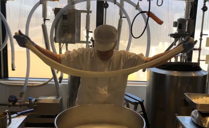 [送料無料]フレッシュチーズ3種セット&カチョカヴァッロ[株式会社nobilu・ABURAYAMA CHEESE STAND] 宅配