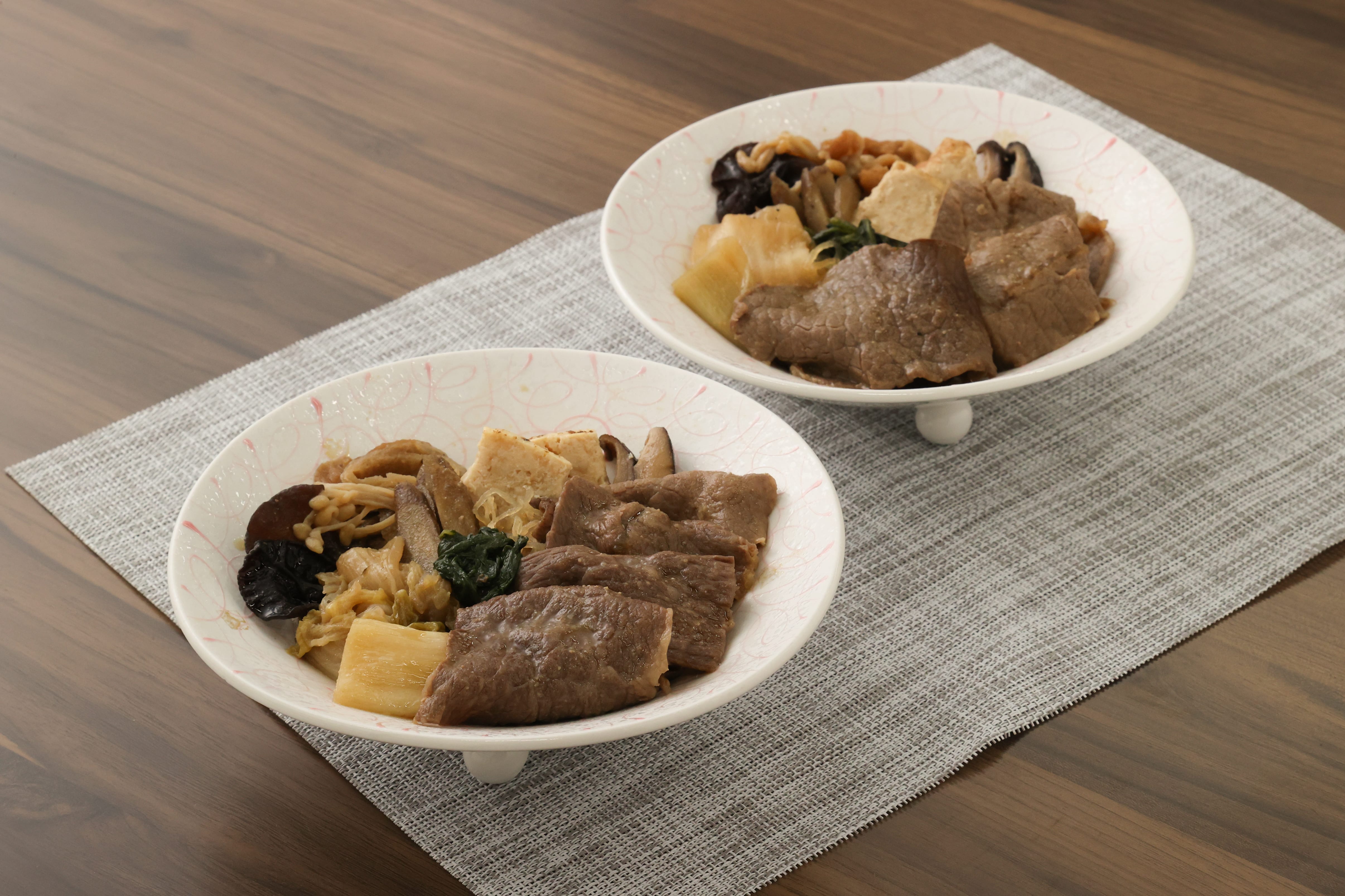 〔赤身すき焼個食用220g×2、霜降りすき焼個食用220g×2〕簡便すき焼個食用!〔湯煎調理〕米沢牛すき焼個食用 創業100年の米沢牛の老舗がお届けする一品!「米沢牛黄木」産直 産地直送 2025 肉 牛肉 和牛 マイル 送料無料 宅配