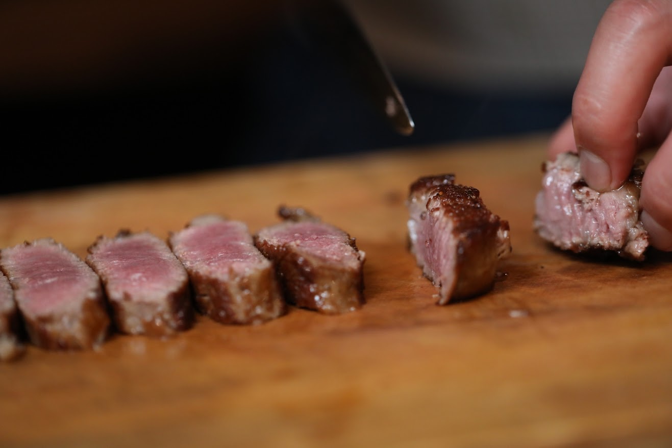 シンガポール便ご搭乗者さま限定!JAL和牛お土産サービス 飛騨牛A5(ロース) ステーキ2kg(250g×8) 2kg(250g×8)