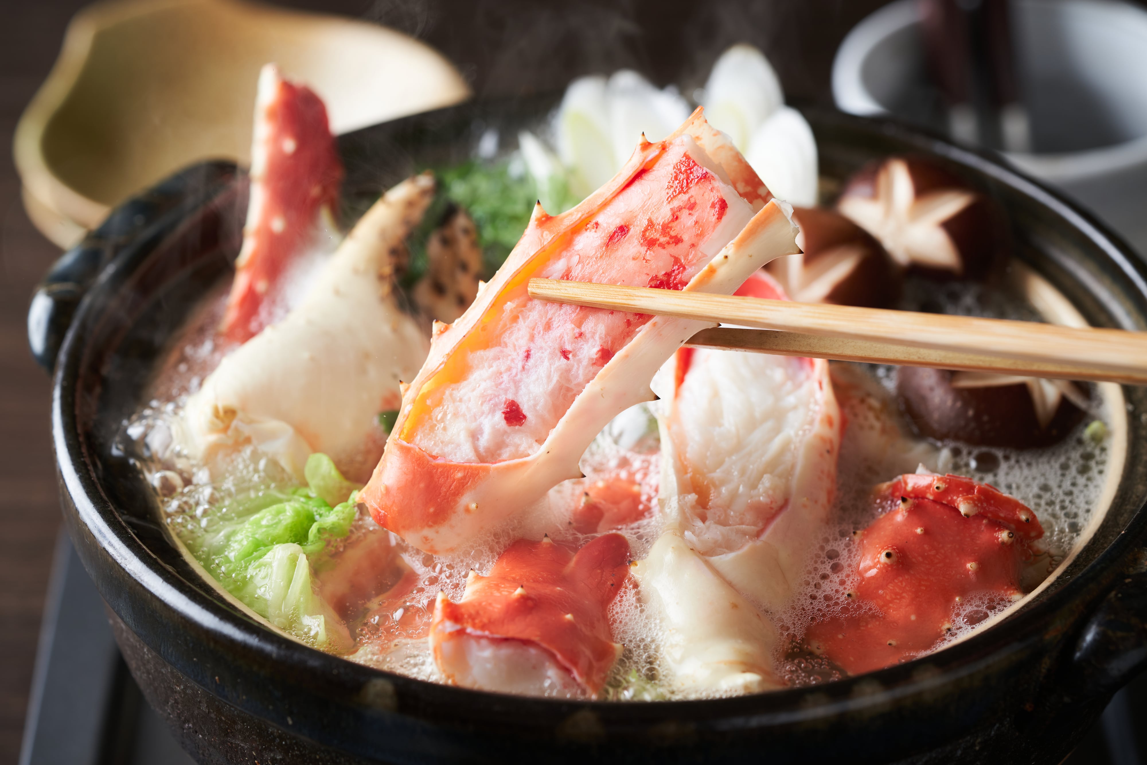 贅沢海の恵みを丸ごと味わう特別セットたらば脚1肩1kg 特選いくら醤油漬け200g【株式会社ワイエス海商】 宅配 100サイズ