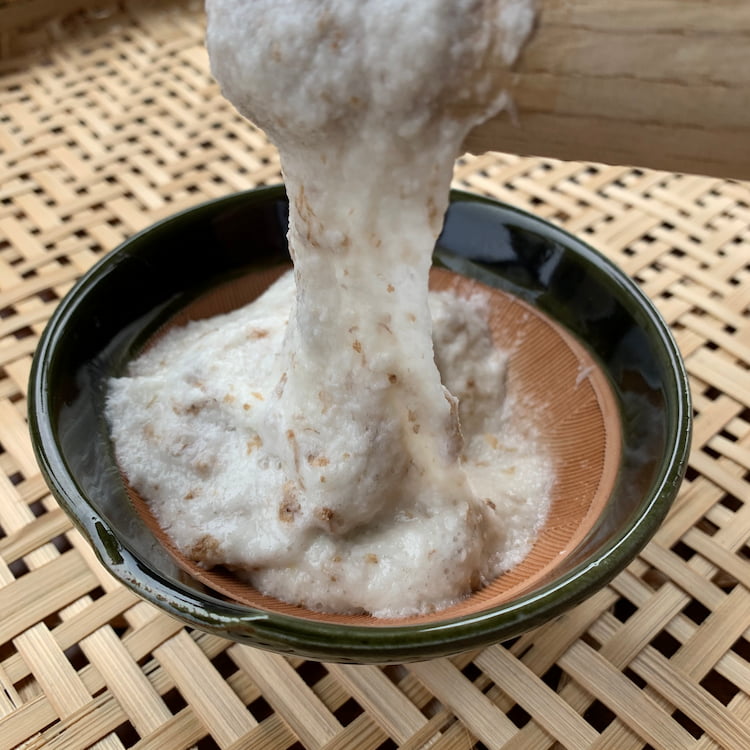 強い粘りの自然薯とろろ