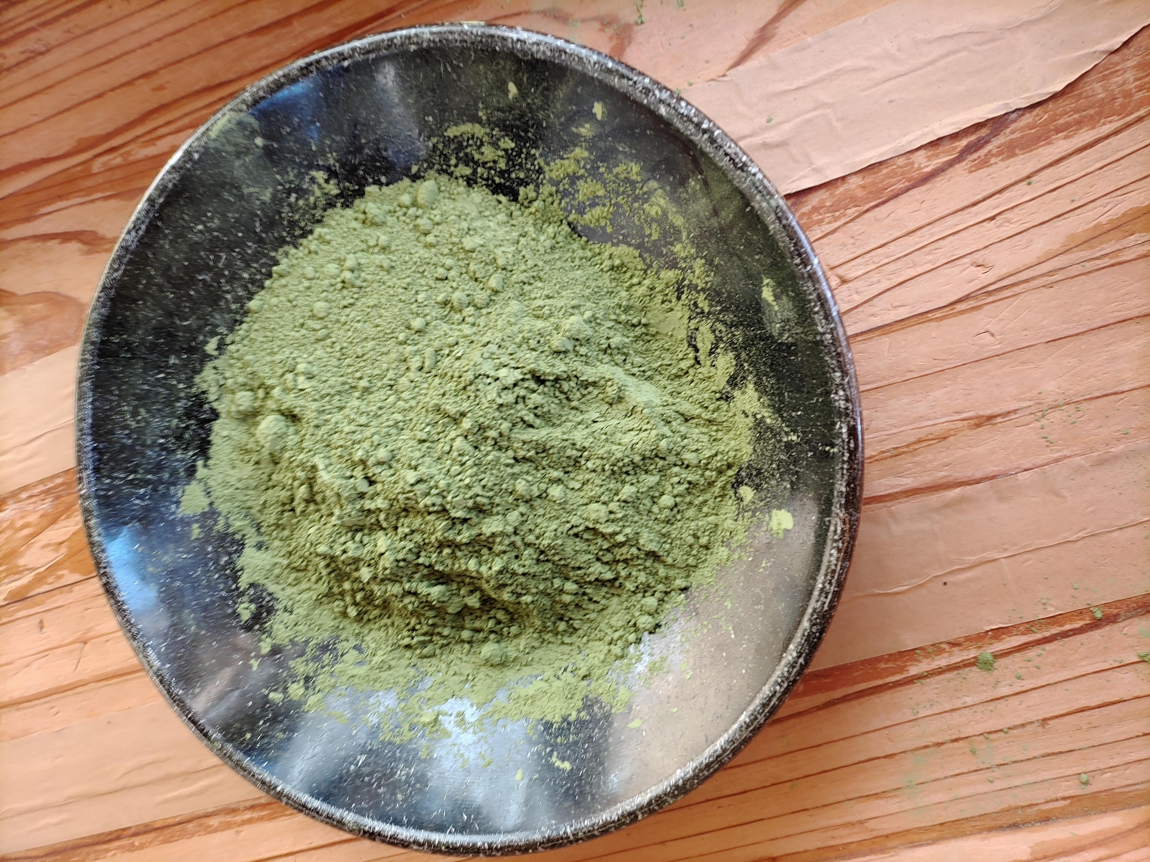 農薬不使用の抹茶です。旨味があり美味しいです。