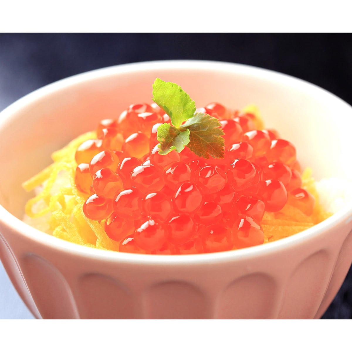 贅沢海の恵みを丸ごと味わう特別セットたらば脚1肩1kg 特選いくら醤油漬け200g【株式会社ワイエス海商】 宅配 100サイズ