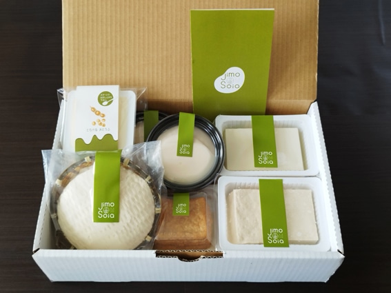 ~ 「お豆腐 一揃えセット」JALオリジナル・北海道函館より当日の朝作りたて「日乃出食品株式会社(Jimo豆腐Soia)」〔送料無料〕 宅配 お豆腐 一揃えセット