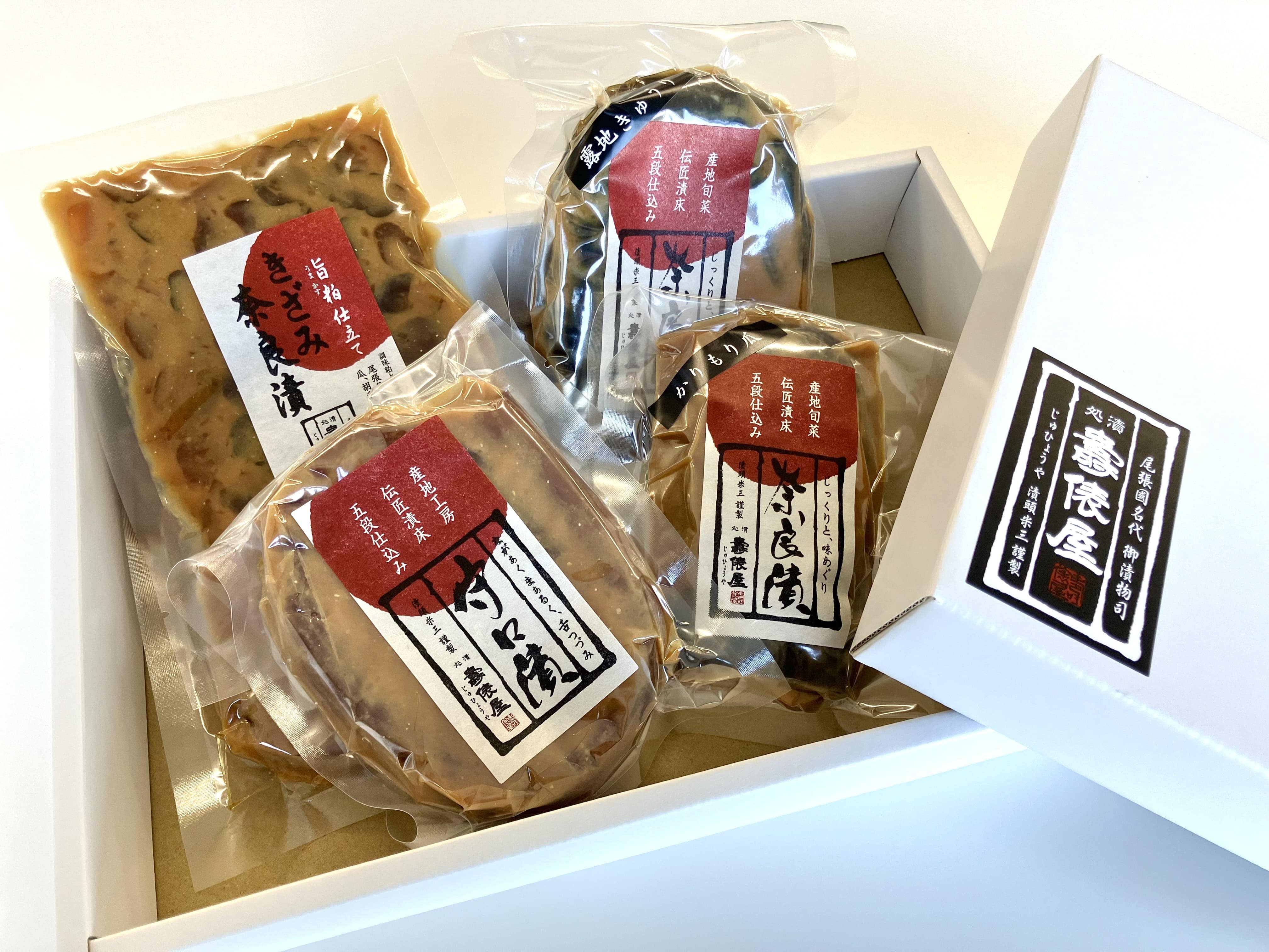 写真は4袋のイメージ写真となっておりますが、実際は守口漬と瓜奈良漬各2袋、胡瓜奈良漬ときざみ奈良漬各1袋の計6袋のお届けとなります。