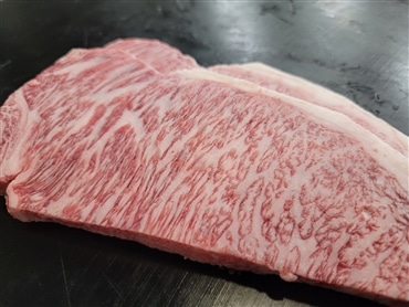 三重県産伊賀牛サーロインステーキ 200g×2 最高峰の肉質!伊賀地域のみの希少な牛「有限会社伊賀肉の駒井」 送料無料