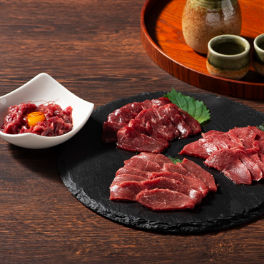 ふじ馬刺し特選赤身とユッケのセット 計290g 本場熊本より産地直送！馬刺しと黒毛和牛の専門店「株式会社フジチク」産直お取り寄せ