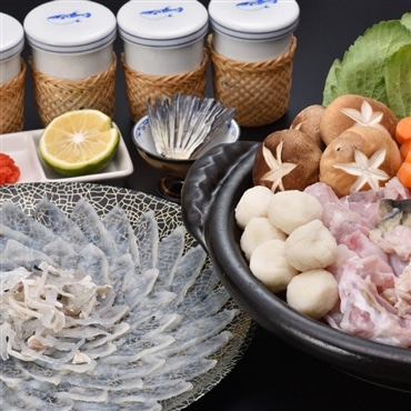 得々ふぐ鍋・刺身セット4-5人前〔冷凍〕 天然ふぐ唐揚げ付き！「山口ふぐ本舗きらく」クリスマスやお正月の特別な日に　産直お取り寄せ