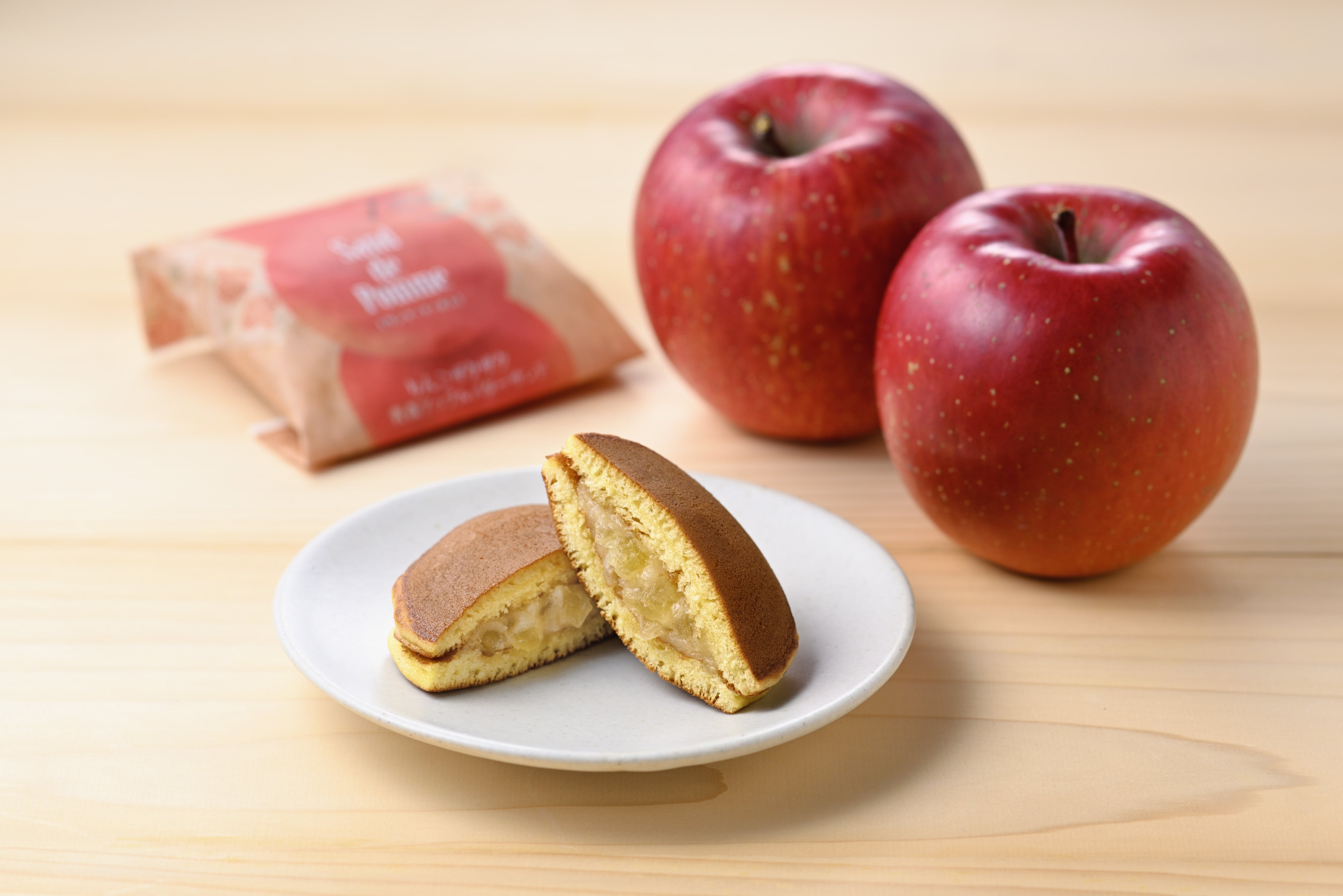 青森アップルバターサンドどら焼き５個入りSand de Pomme〔タムラファーム株式会社〕