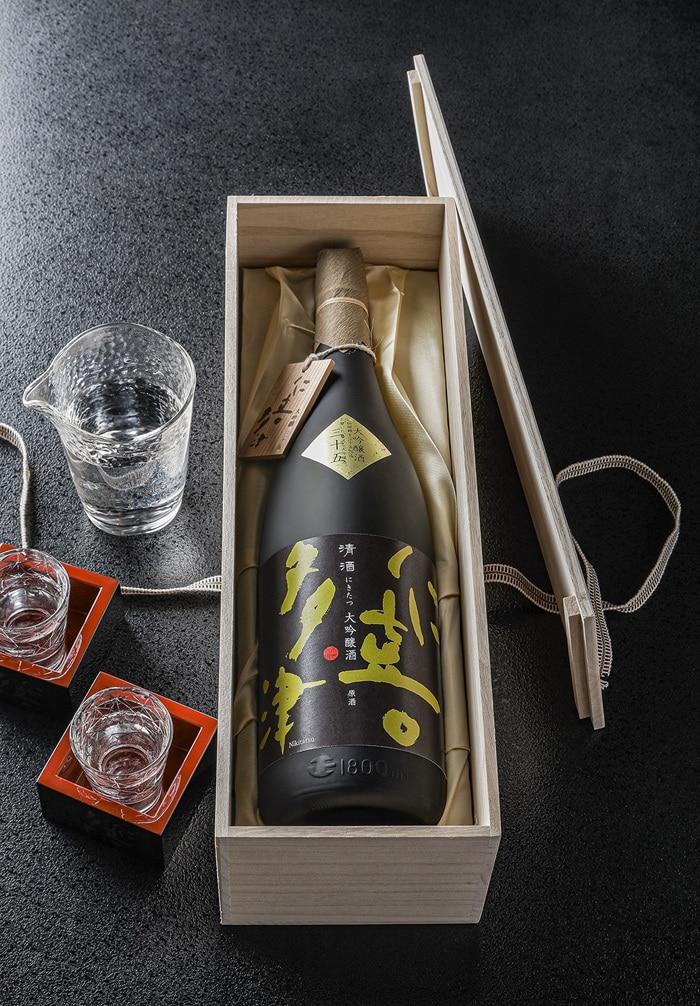 PREMIUM? JAPANESE? SAKE【販売数量限定商品】「特別な方への贈り物」道後の蔵元が醸すプレミアムな日本酒。水口酒造　仁喜多津　大吟醸酒　原酒  1800ml［水口酒造株式会社］