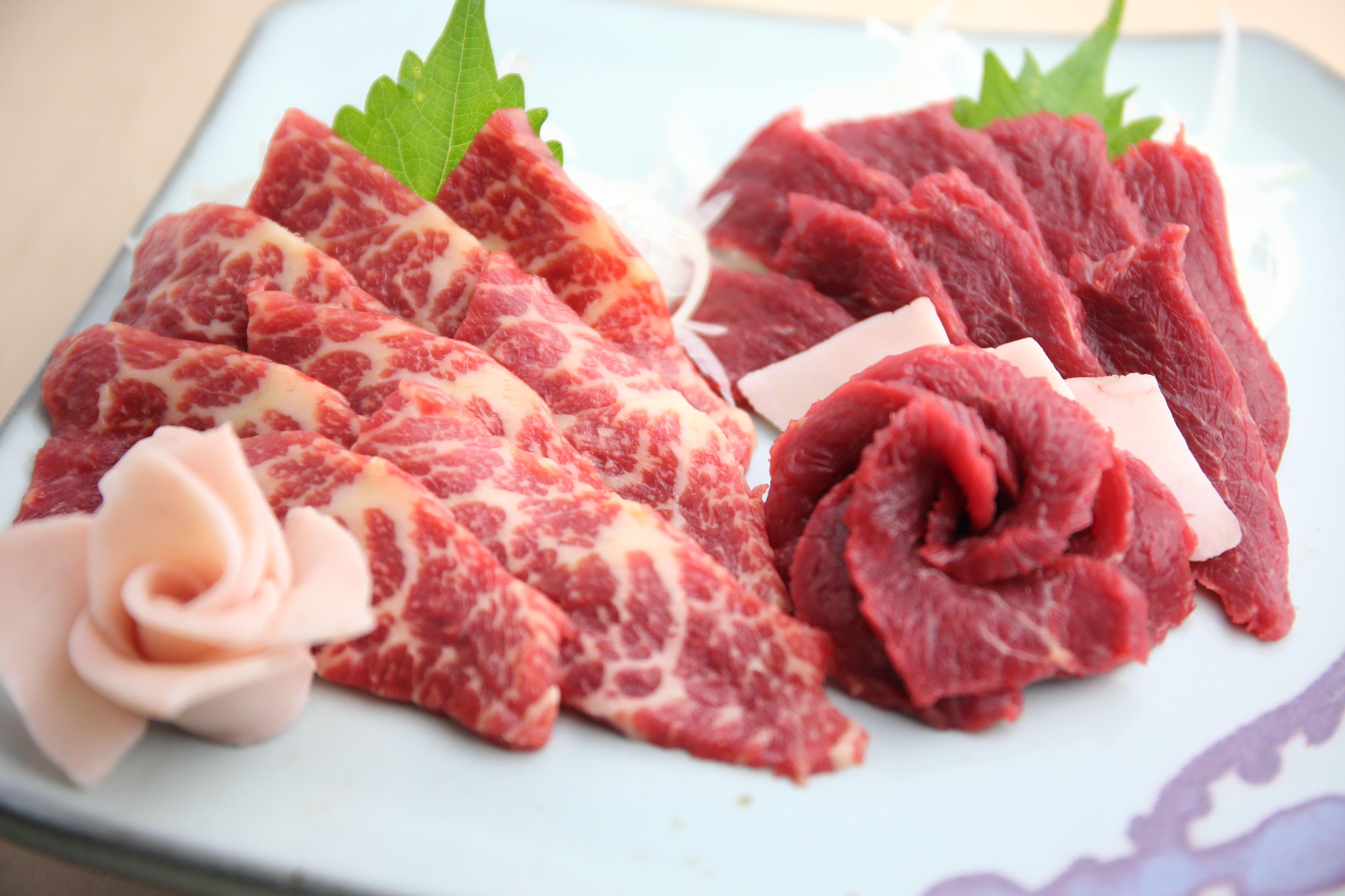 国産馬刺し！！②詰合せ300g+醤油48ml 馬肉 桜肉 さくらにく 熊本自家牧場産！ 「肉のたかむく」 産直 産地直送 肉