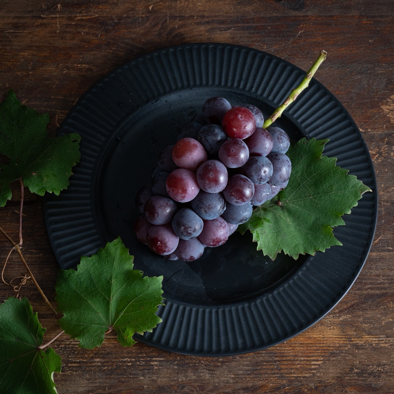 最高級ニューピオーネ岡山県産1房大粒送料無料［悠建商事株式会社］