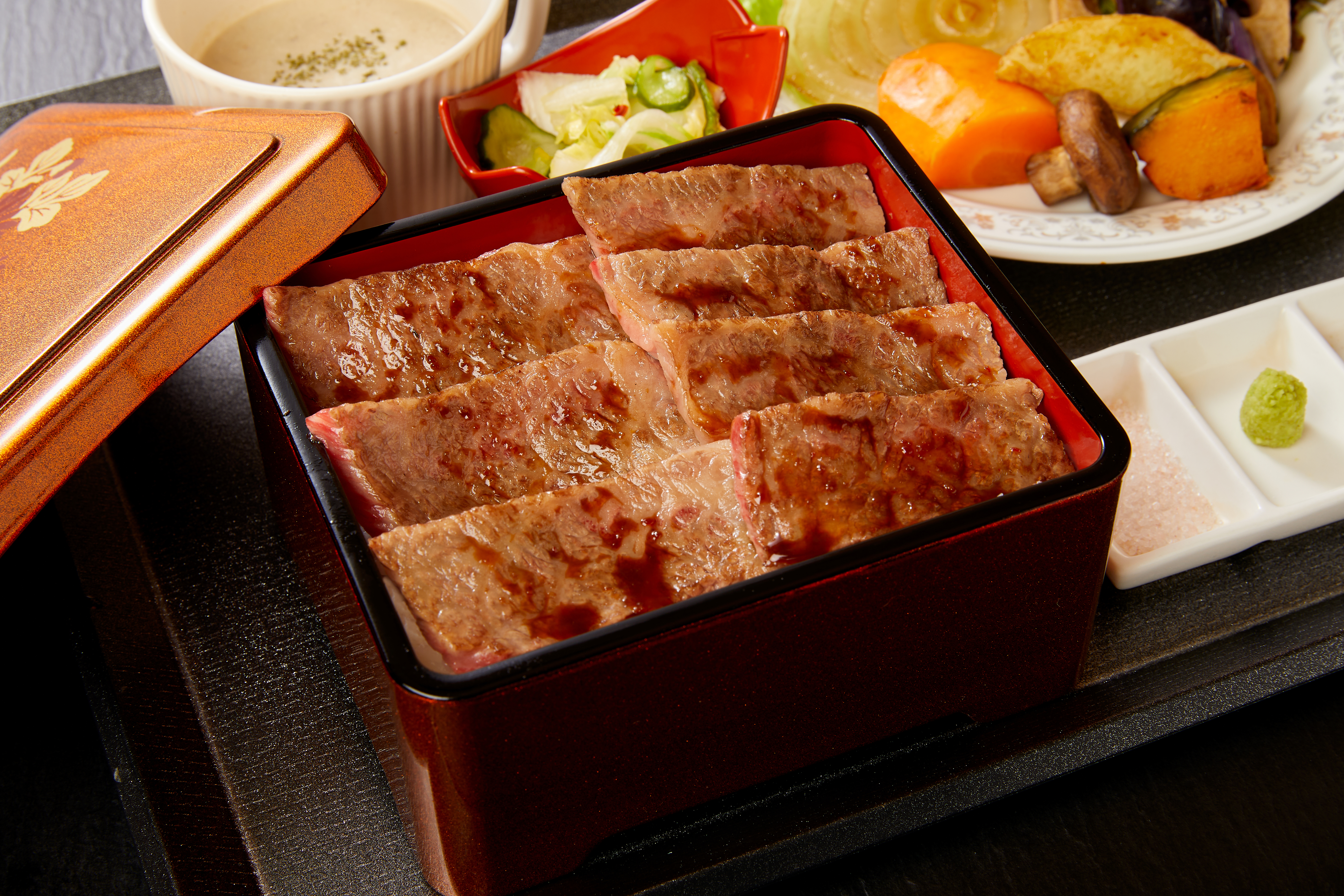 神戸牛ステーキ重用肩ロースJAL特別セット120g×4個[有限会社こんぱす]