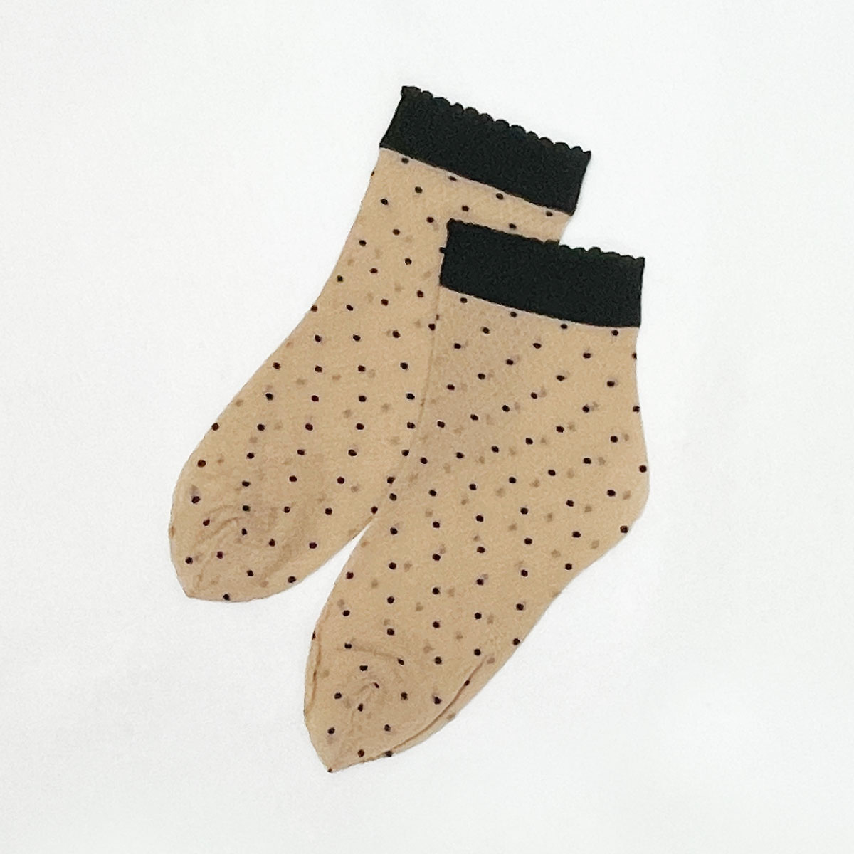 上質な履き心地を求める方に…イタリア製ピエールマントゥーレッグウエア ラグジュアリーなドットモチーフショートソックス丈ストッキング ベージュベースにブラックのドットが映えるカラー ベージュ/ブラック フリーサイズ(約:22.5-24.5㎝)
