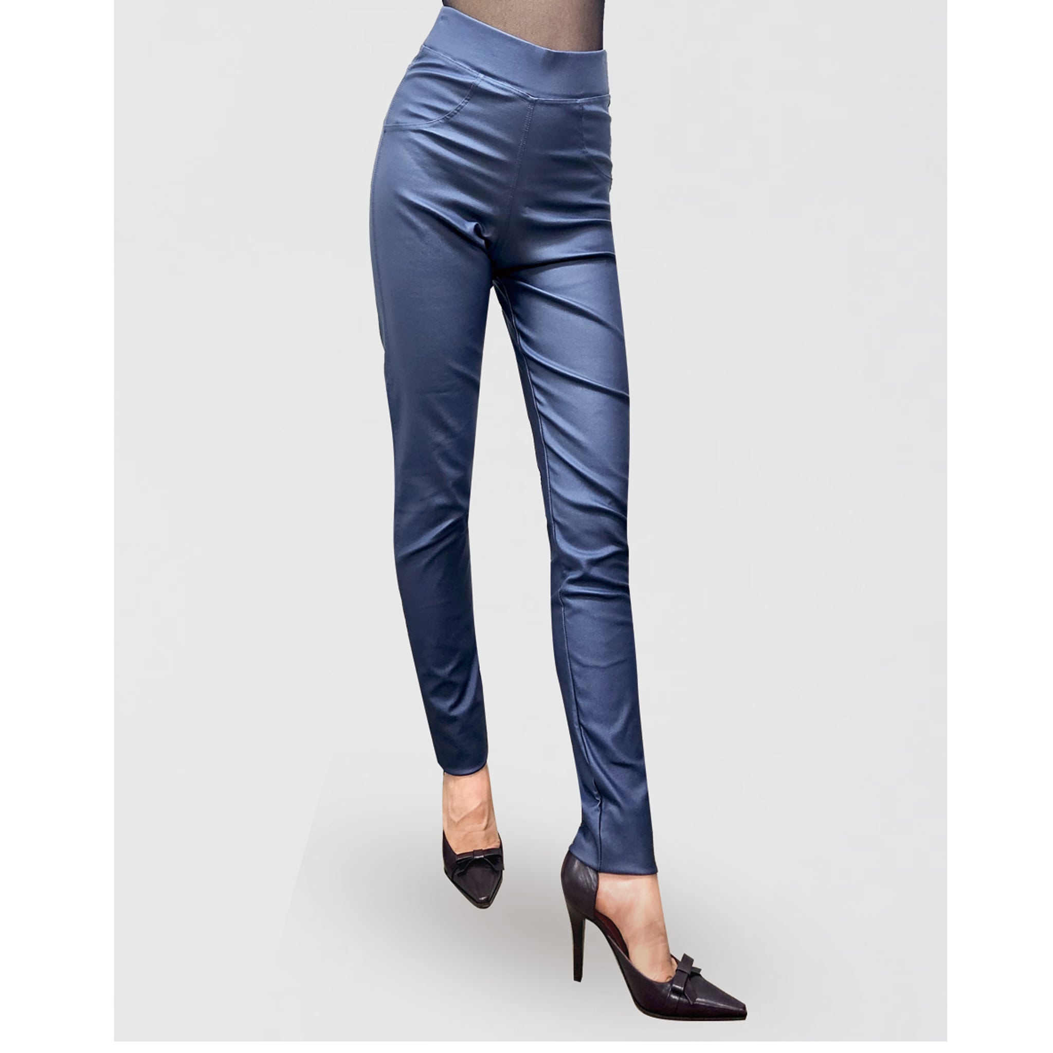 エコレザーのレギンスパンツ ブラック SM