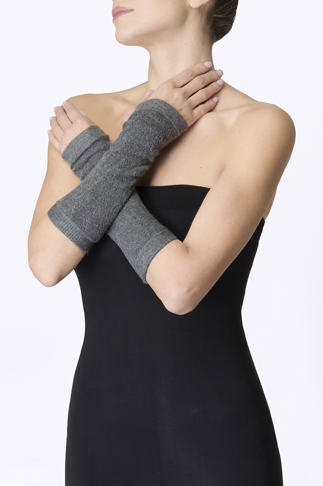 ＜キャロリン＞上質な履き心地を求める方に…イタリア製【ピエールマントゥー】カシミヤ混ヘリンボーン調ニットアーム・レッグウォーマー　優しい風合いのグレー